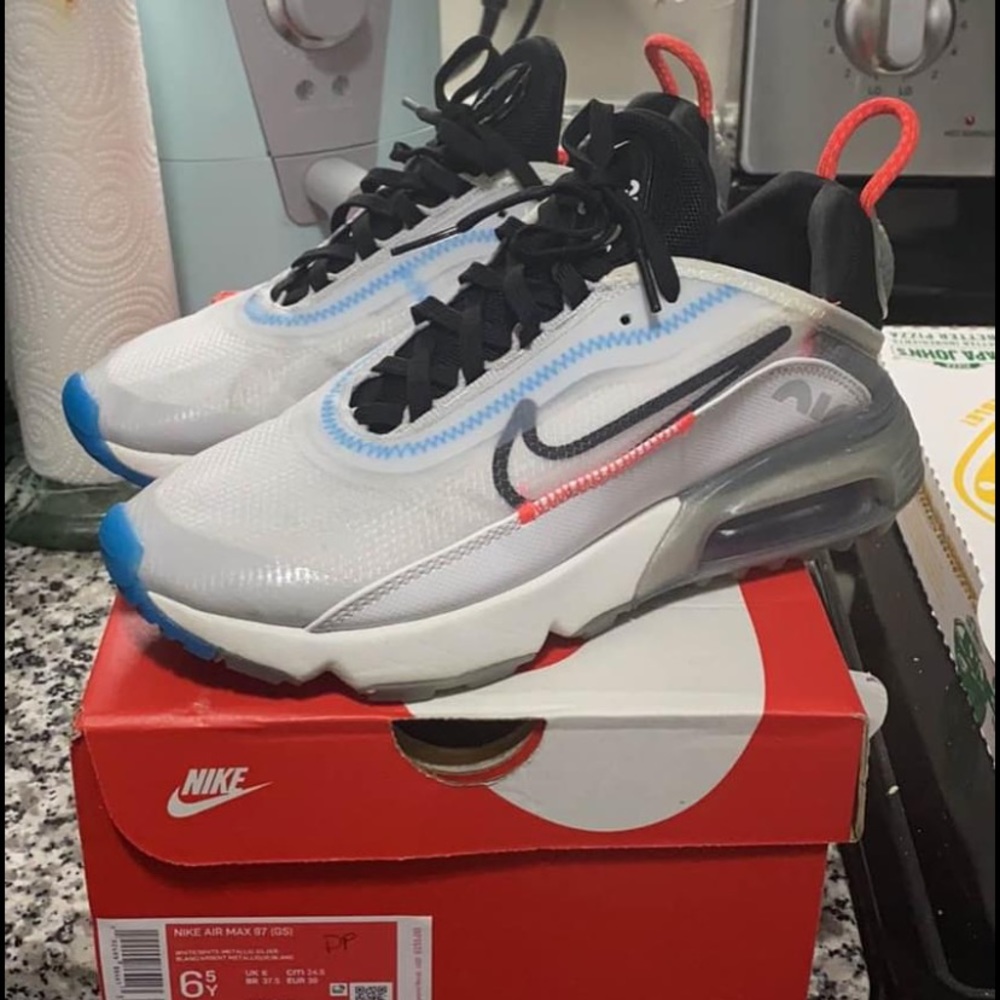 Nike AirMax 2090